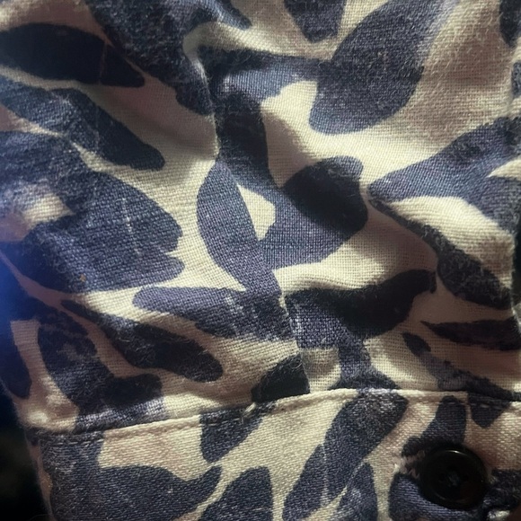 Denver Hayes Blue and White Abstract Blouse - Picture 5 of 5